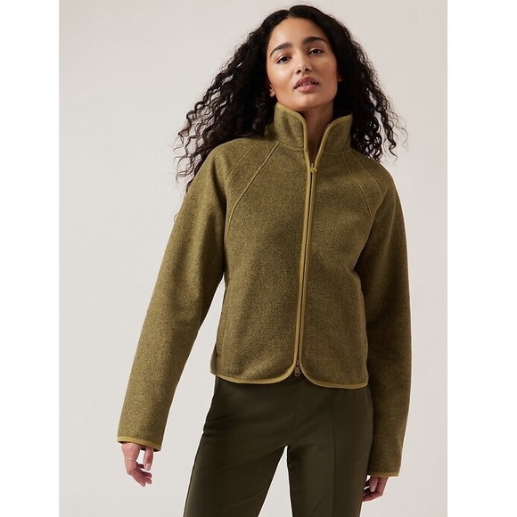 Athleta Sweaters - Athleta Woman Green Fleece Zip-Up Sweater Jacket MEDIUM Outdoor Gorpcore Granola